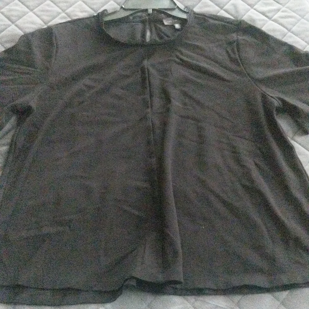 Women's Flowy Petite Shirt - The Limited - Picture 5 of 7